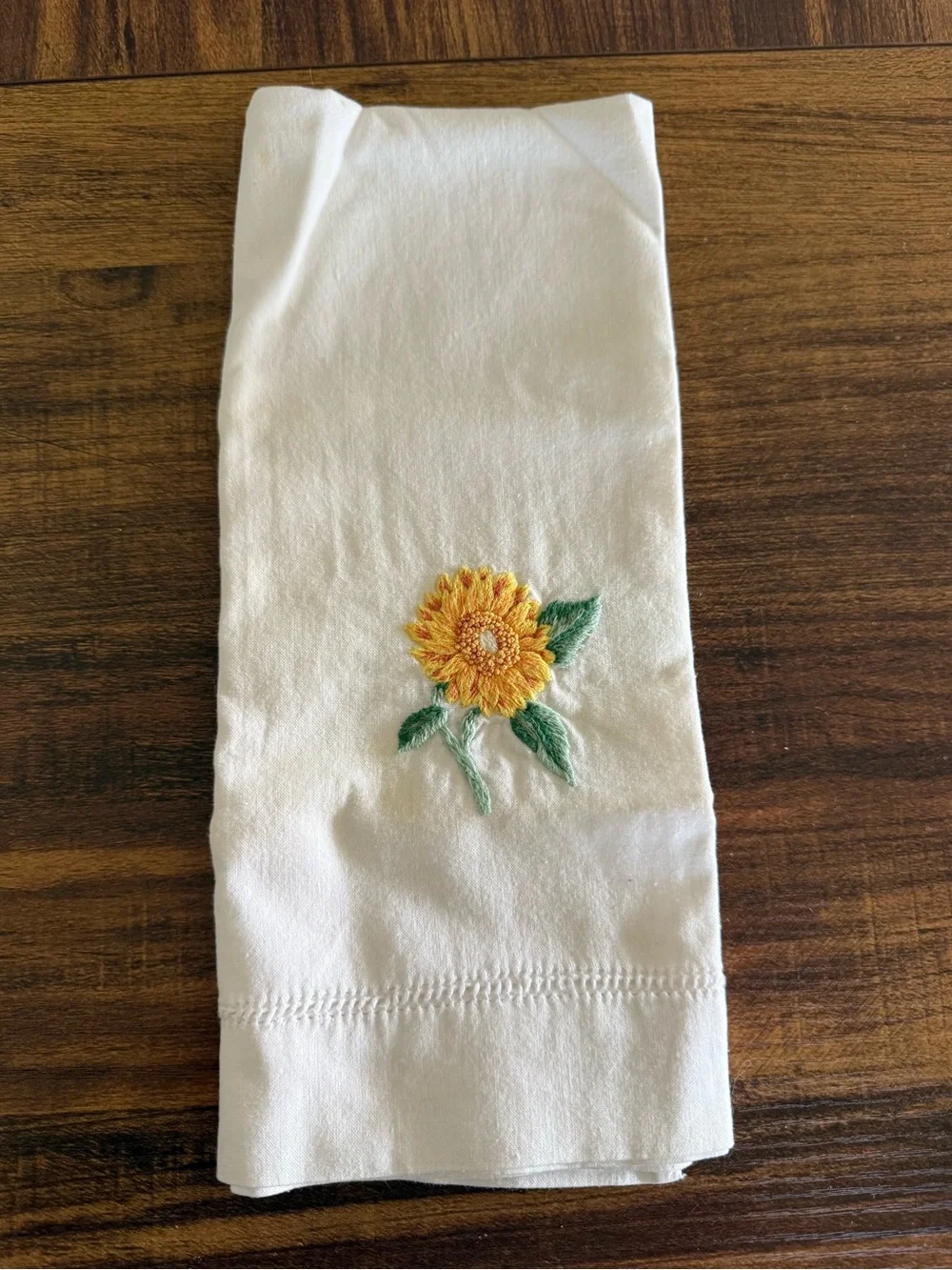 Vintage Embroidered Sunflower Hand Towel - White